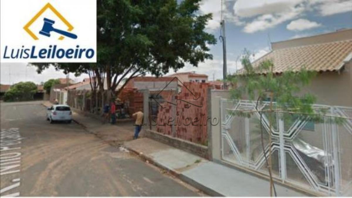 Terreno + Benfeitorias situado na Rua Nilo Peçanha, (defronte a Auto Elétrica Lima), cidade de Paraguaçu Paulista/SP