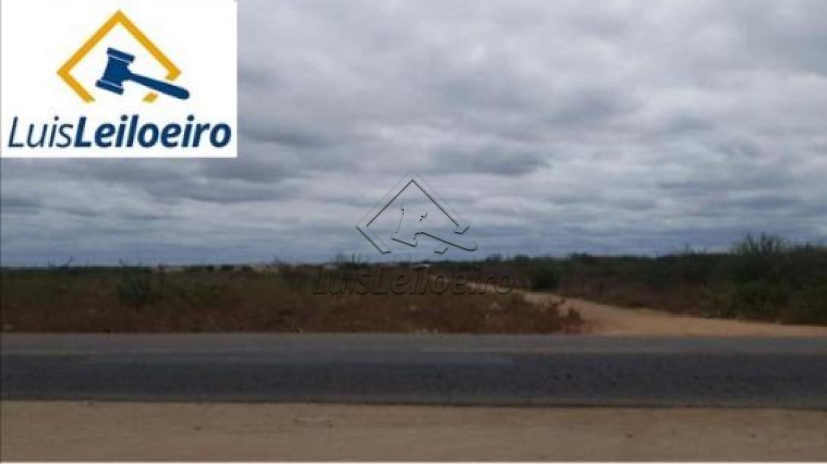 Um lote de terreno número 08, da quadra O, situado no loteamento Vale das Esmeraldas, Petrolina-PE