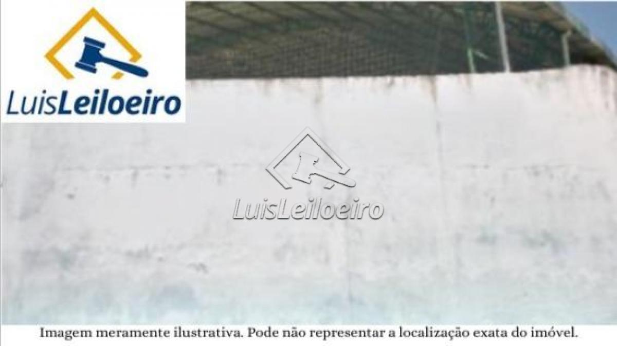 TERRENO COM EDIFICAÇÃO DE IMÓVEL INDUSTRIAL COM ÁREA CONSTRUÍDA DE 1.600M², com área total do terreno de 6.519,49m², localizado em parte de parte desmembrada da Área Livre do Conjunto Novo Maracanaú, Maracanaú/CE
