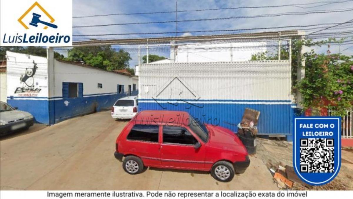 Imóvel comercial, localizado na Rua José do Patrocínio, 94, Capim Branco, Unaí/MG. Com área total de 900,00 m².