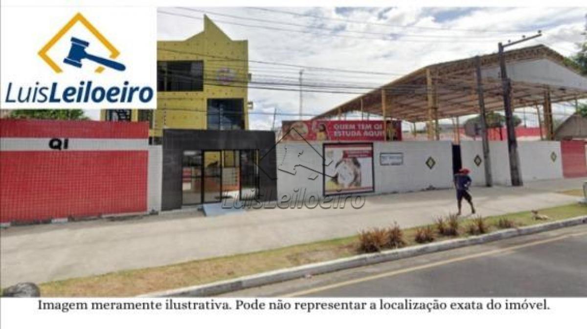 Imóvel na Avenida Epitácio Pessoa nº 80, esquina com a Praça da Independência, Centro, João Pessoa/PB. Medindo 74,30m frente; por 72,50m fundos; 50,00m de um lado e 22,60m do outro lado, onde funciona uma Escola.