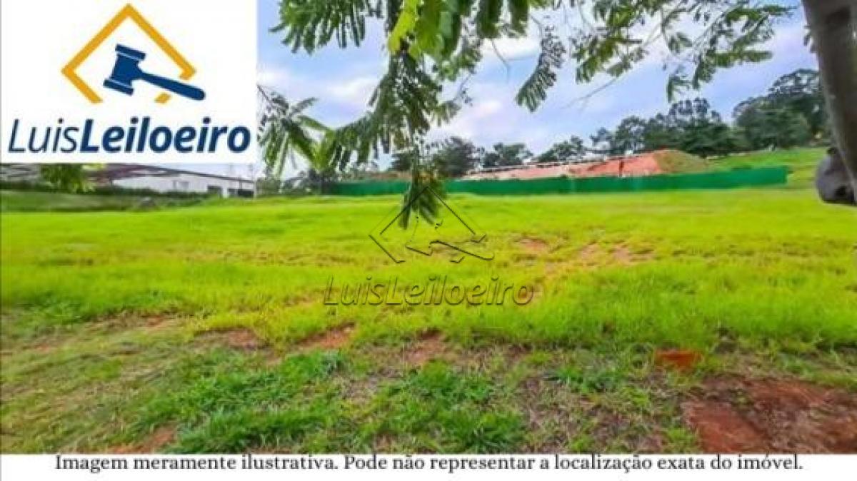 Uma gleba de terras situada na Fazenda Cangalha, Nova Roma/GO, com a área de 4.840,00 hectares.