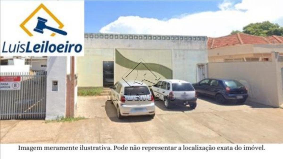 Imóvel Comercial, à Rua Curitiba nº 2-59, Presidente Epitácio/SP. Com área de 351m² e área construída de 232,90m².