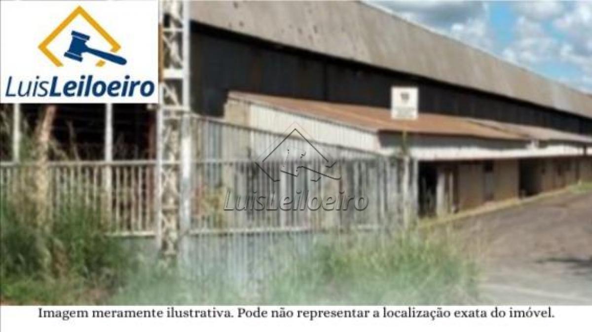 Imóvel Industrial, à Rodovia BR-153, 650, Distrito Industrial III, Bady Bassit/SP. Composto de Galpão com 3.594,08m² em uma área de 27.727,03m² ou 2.77,77 hectares, ou seja 1,15 alqueires.