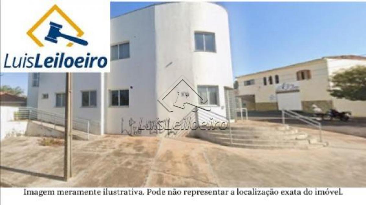 Prédio comercial de dois andares, composto pelos lotes de n° 07 e 08, situado na Avenida José Betone, 108, Jardim Vale do Sol, Presidente Prudente/SP. Com área total de 521,21 m² e área construída de 750,00 m².