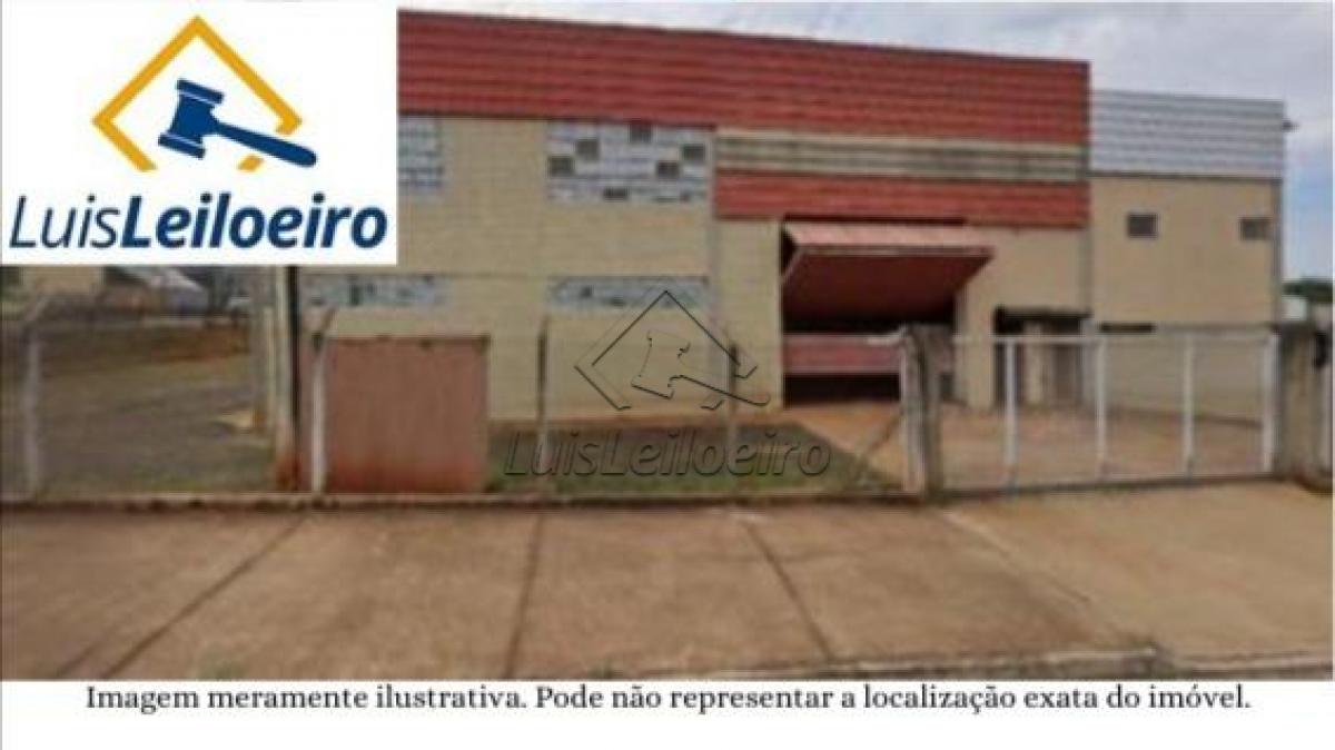 Imóvel Industrial n. 122 da Avenida Miguel Aiello, Jardim Regina, Araraquara, SP, com 1.342,64 m² e seu terreno que mede no total 4.320 m².