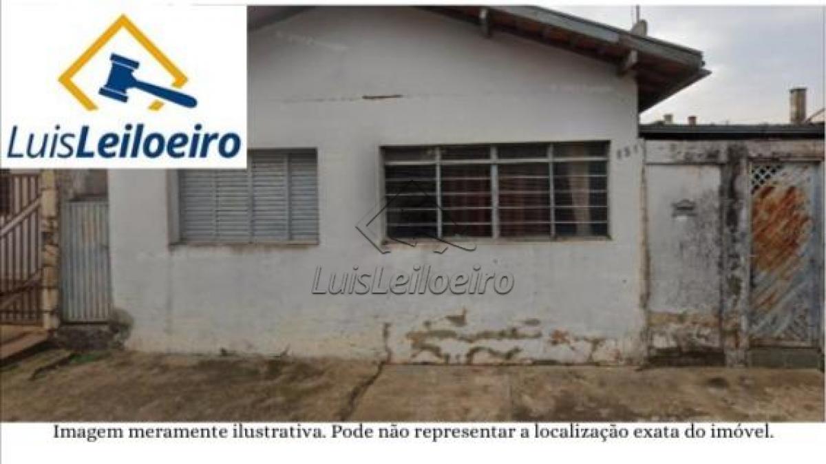 Casa residencial na Rua Jorge Calixto, 631, Jardim São Paulo, Avaré/SP. Área total de 135,00 m² e área construída de 91,80 m².