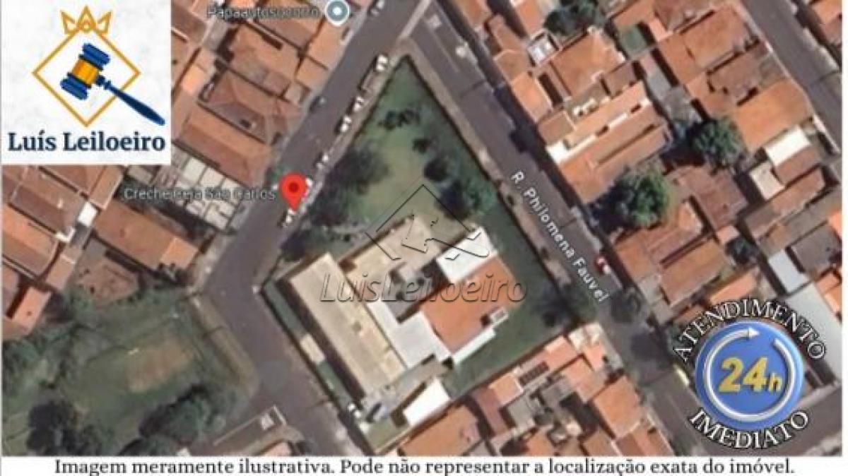 Conjunto prédios adaptados para creche e educação infantil, situado à frente da Rua Cel. Domingos Marino de Azevedo, limitando-se com a Rua Philomena Fauvel e a Rua Batista Laura Recetti, Vila Boa Vista, São Carlos/SP. Com área total de 2.660,00 m².