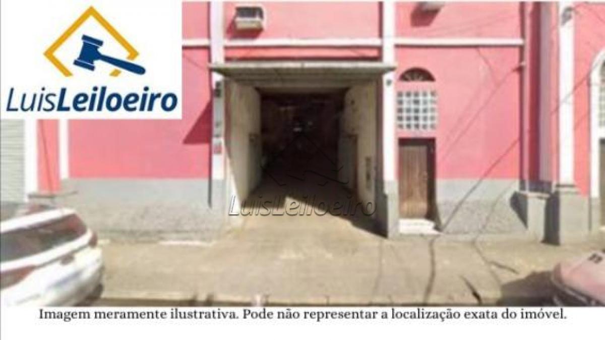 Prédio n° 386, na Rua Amador Bueno nº 386, Centro, Santos/SP. Terreno medindo 6,50m de frente e 50,00m de fundos.
