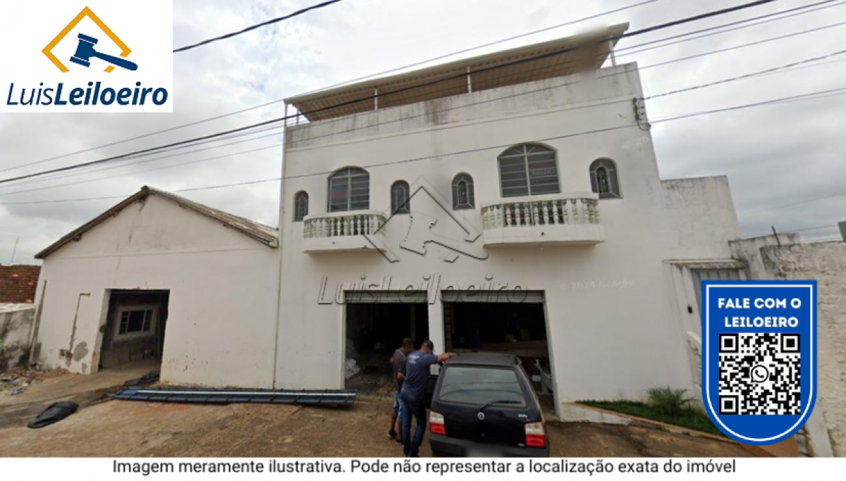 Oito (8) terrenos-lotes (ns. 13, 14, 15, 16, 17, 18, 19 e 20), Rua Sete, bairro Santa Edwirges, Três Pontas/MG, terreno com 2400m². No imóvel dois galpões edificados e um apartamento