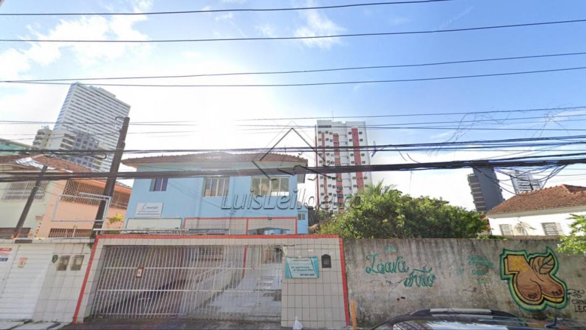 Apartamento Superior, situado no andar superior, do prédio 596, na Rua Marques Amorim, Ilha do Leite, Recife, PE, com uma área construída de 89m².