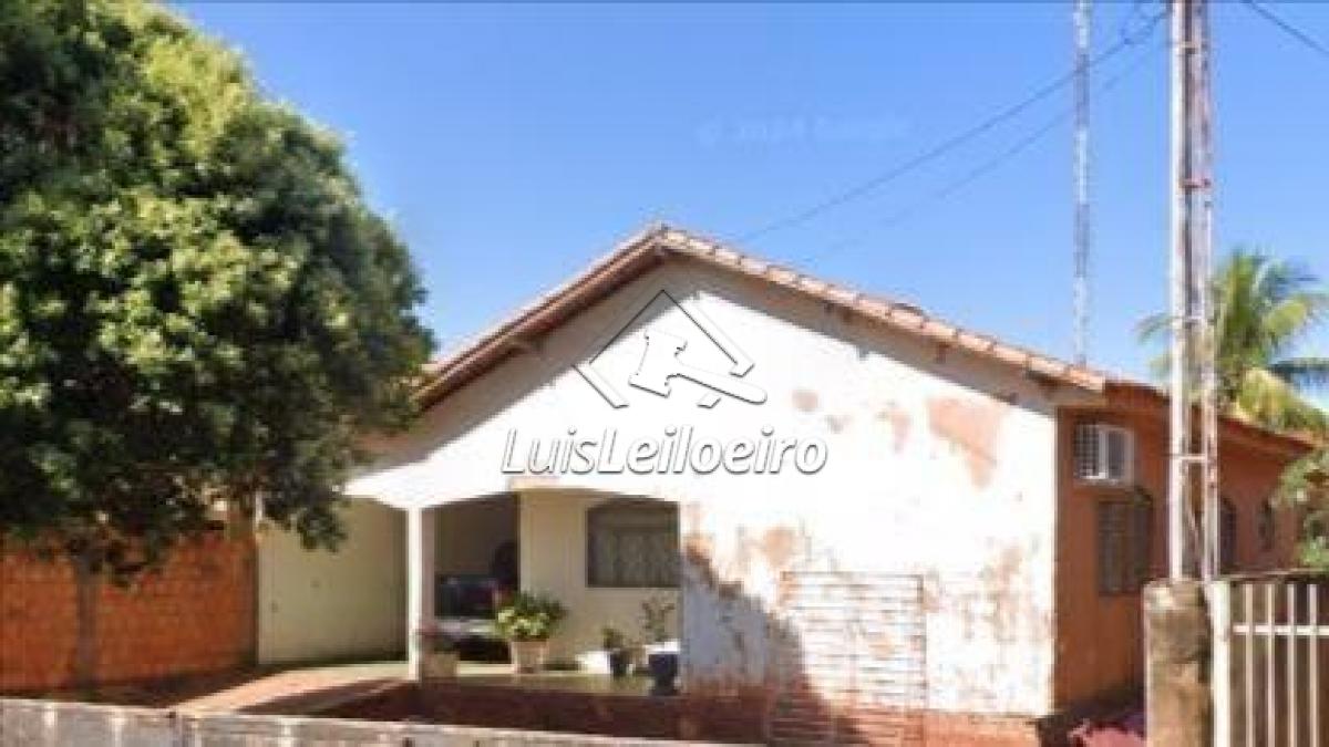 CASA COM TERRENO COM ÁREA DE 560M² EM SUD MENUCCI/SP