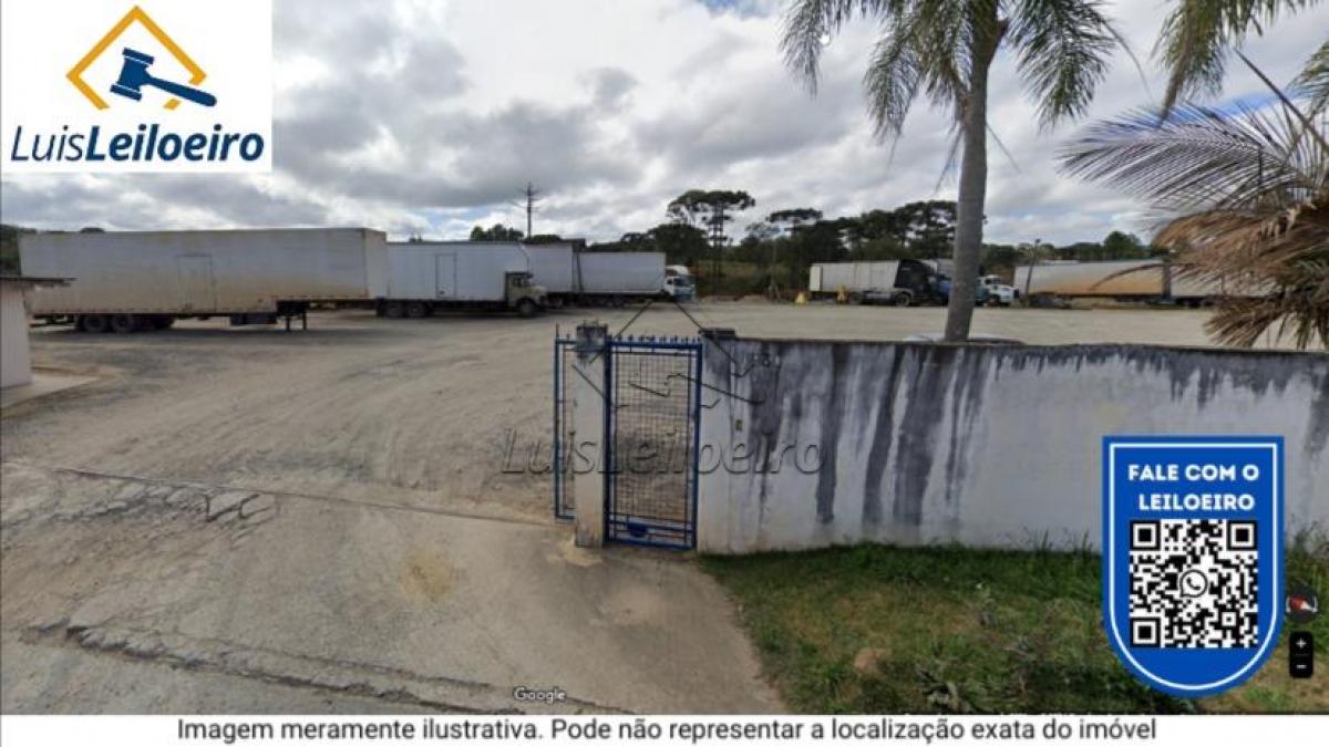 Imóvel na Rua Valfrido Rueckl, 930, Industrial Norte, Rio Negrinho, SC, o terreno tem 8.000m², com a construção de um barracão industrial medindo 2.000m2, oficina de caminhões, garagem e uma pequena guarita
