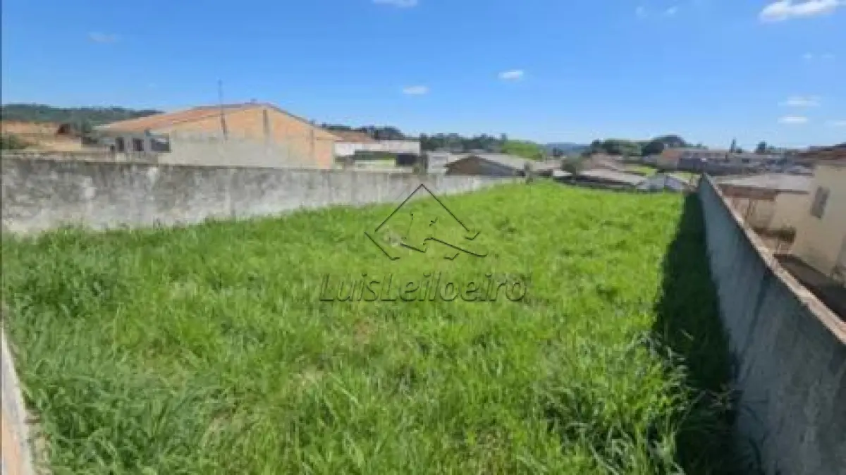 TERRENO URBANO REGULAR COM ÁREA DE 800M²