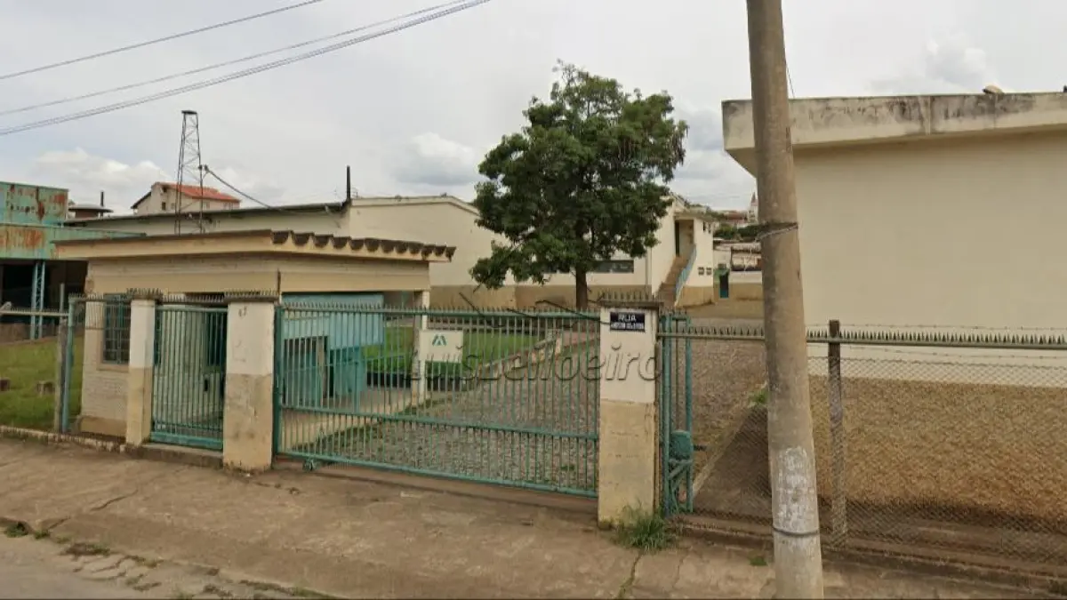 COMERCIAL - Rua Moretzshon Luiz de Oliveira, 87