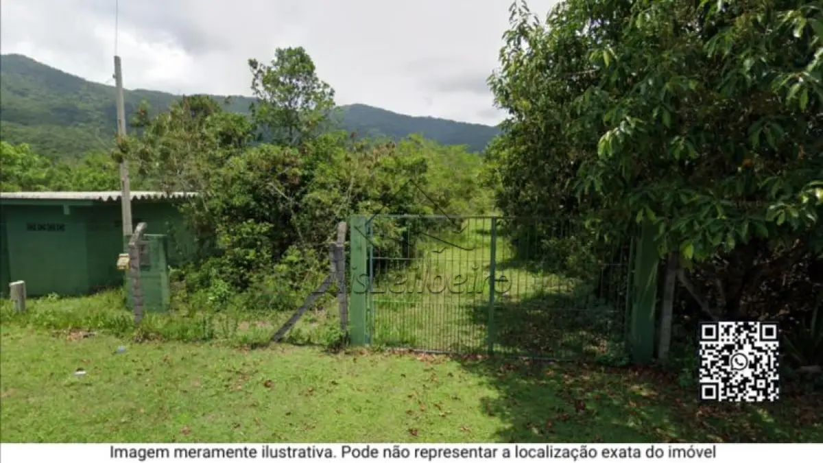 Parque Balneário dos Açores, localizado na Rua das Bauxitas, Praia dos Açores, distrito de Pântano do Sul