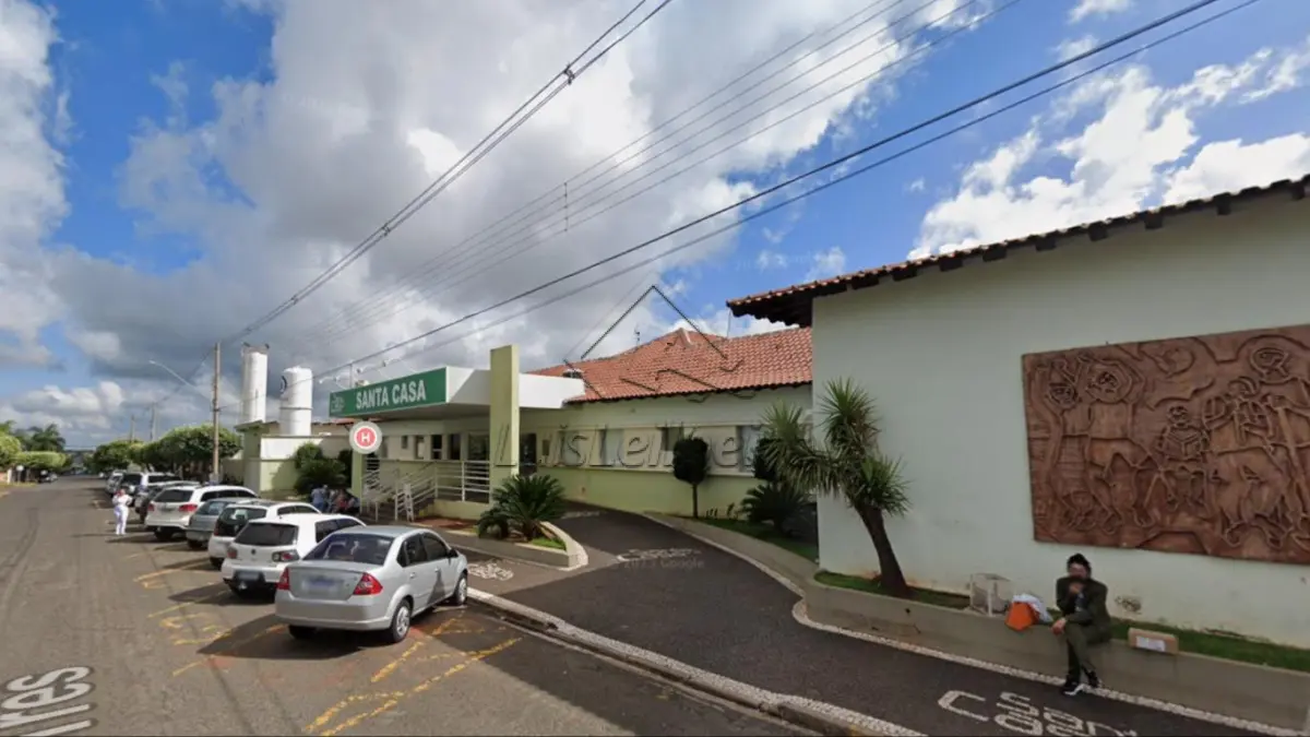IMÓVEL CONSTITUÍDO PELO LOTE 05, DA QUADRA 30, LOCALIZADO NA RUA TRÊS, CENTRO, SANTA FÉ DO SUL/SP. O IMÓVEL ESTÁ VINCULADO Á EDIFICAÇÃO DO HOSPITAL IRMANDADE DA SANTA CASA DE MISERICÓRDIA DE SANTA FÉ DO SUL. ÁREA TOTAL DE 432,00 M²