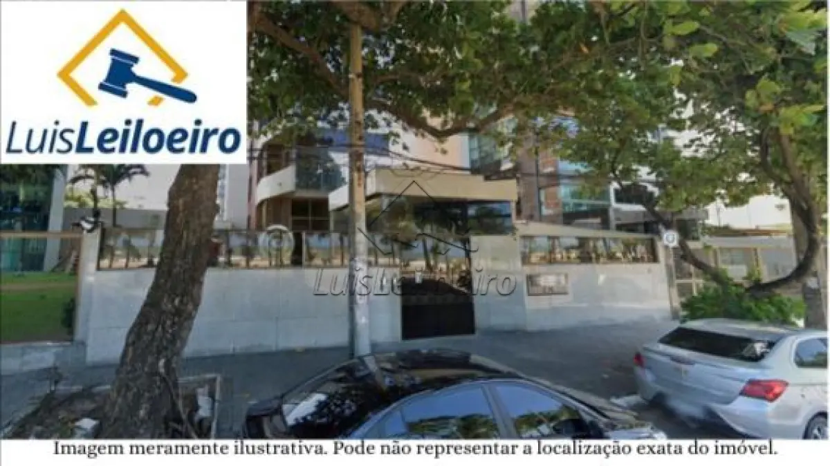 Apartamento n° 801, localizado no 8º pavimento elevado do Edifício Dona Sylvia, situado na Avenida Boa Viagem, n° 3628, Boa Viagem, Recife/PE. Possui 4 vagas de estacionamento na garagem. Área total de 408,44 m² e área privativa de 309,45 m².