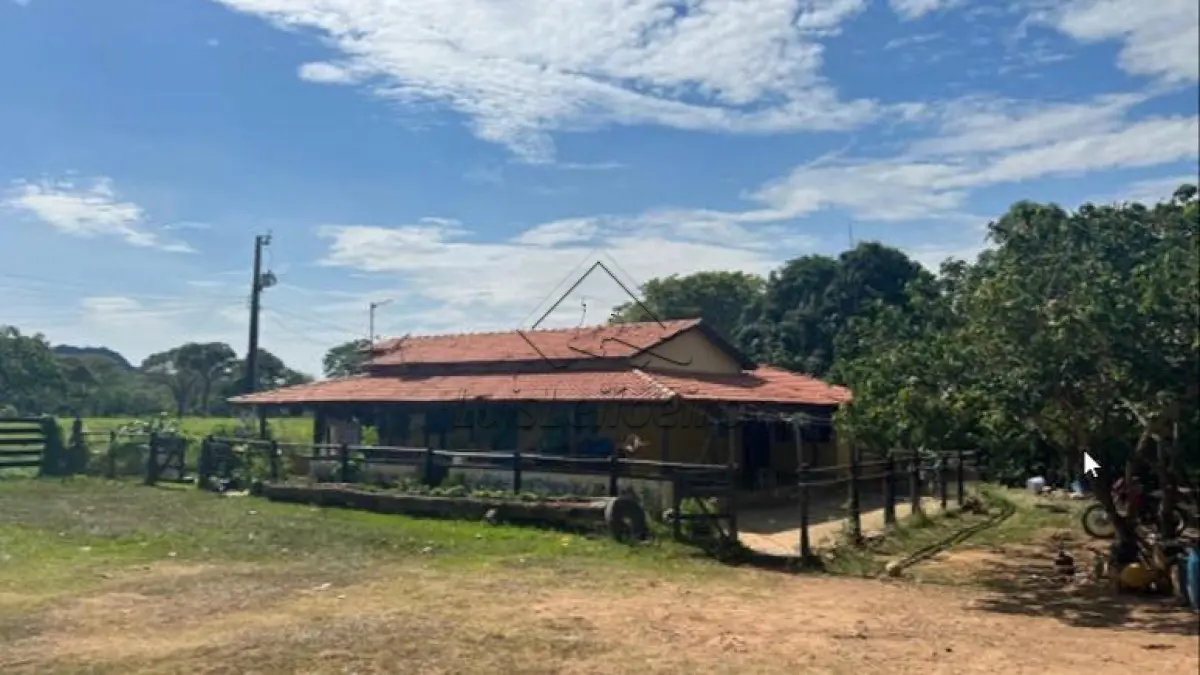 Gleba d terras - Fazenda Porteira, Unai , com área total de (290,93,99ha)