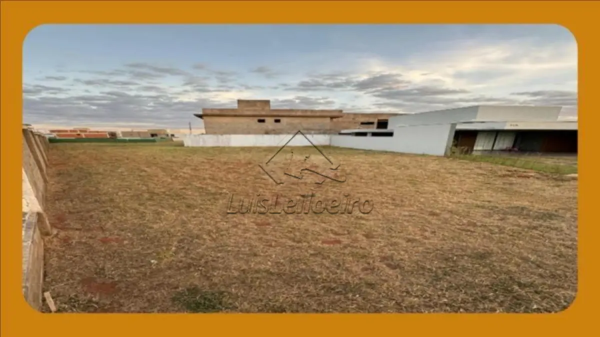 IMÓVEL RESIDENCIAL, À RUA MIRANDA (ATUAL RUA PREFEITO THEOFANES) RIO BRILHANTE/MS. CONSTRUÍDA EM UM LOTE DE TERRENO QUE PARTE DO QUARTEIRÃO Nº 130-C, COM ÁREA TOTAL DE 675,00M² (SEGUNDO RGI)
