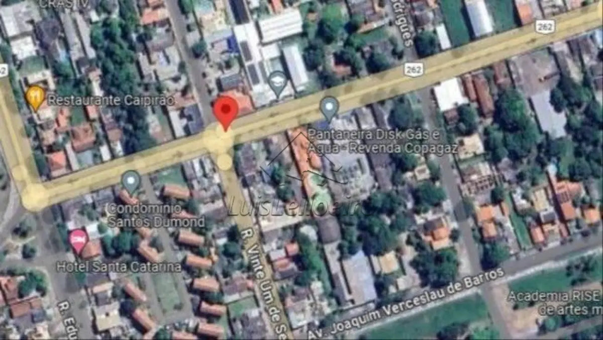 Lote -situado na Rua Porto Carrero, 147, medindo 19,80m de frente por 72,60m de fundos.
