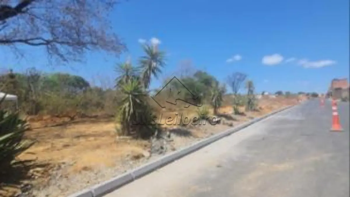 Terreno - R. Inocêncio Sena , Área C , com área de 270,20m², Montes Claros,