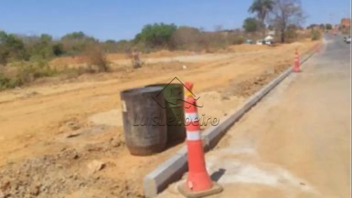 Área de terras - R. Inocêncio Sena , Área B , com área de 4.488,00m², Montes Claros,