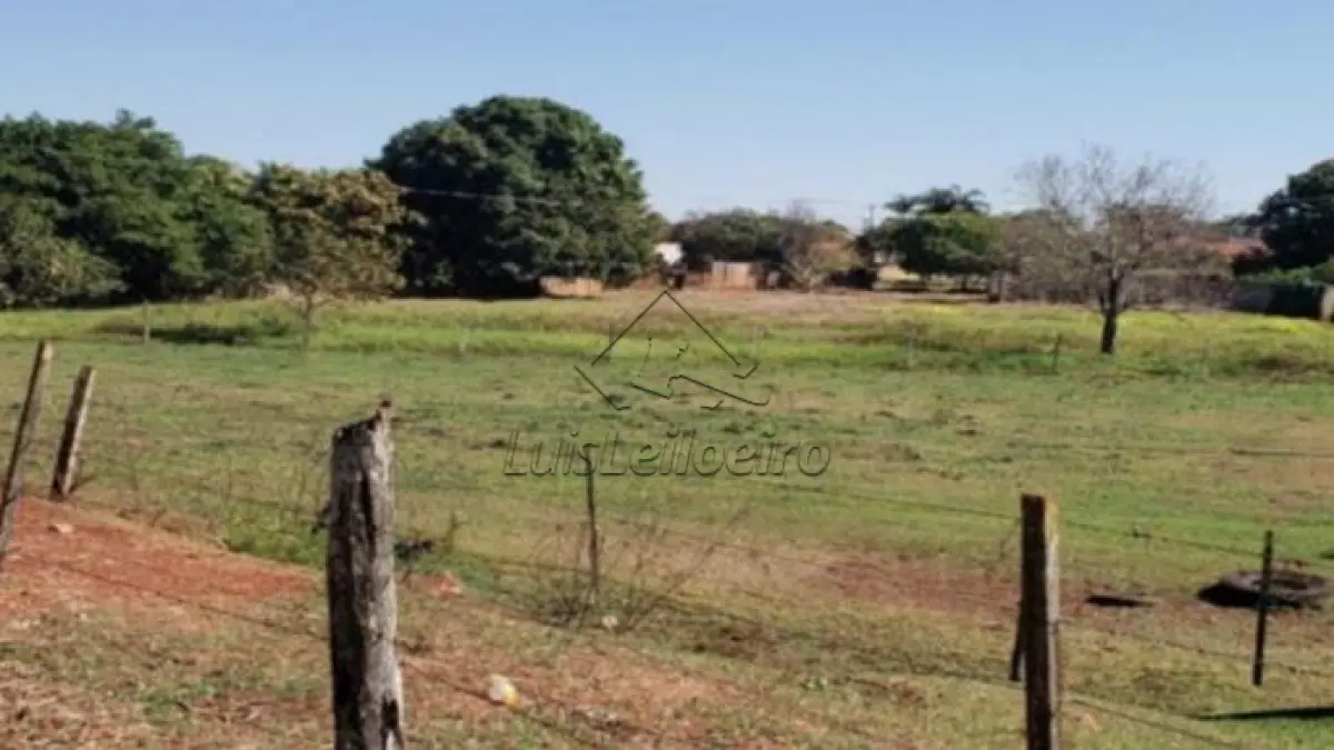 LOTE URBANO DE FORMATO IRREGULAR, DESIGNADO COMO LOTE A, LOCALIZADO NA CIDADE DE CASSILÂNDIA/MS. COM ÁREA SUPERFICIAL DE 25.960,00 M²