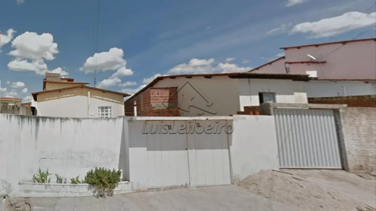 Imóvel Residencial - R. Cornélio Alencar, 519 - Araripina