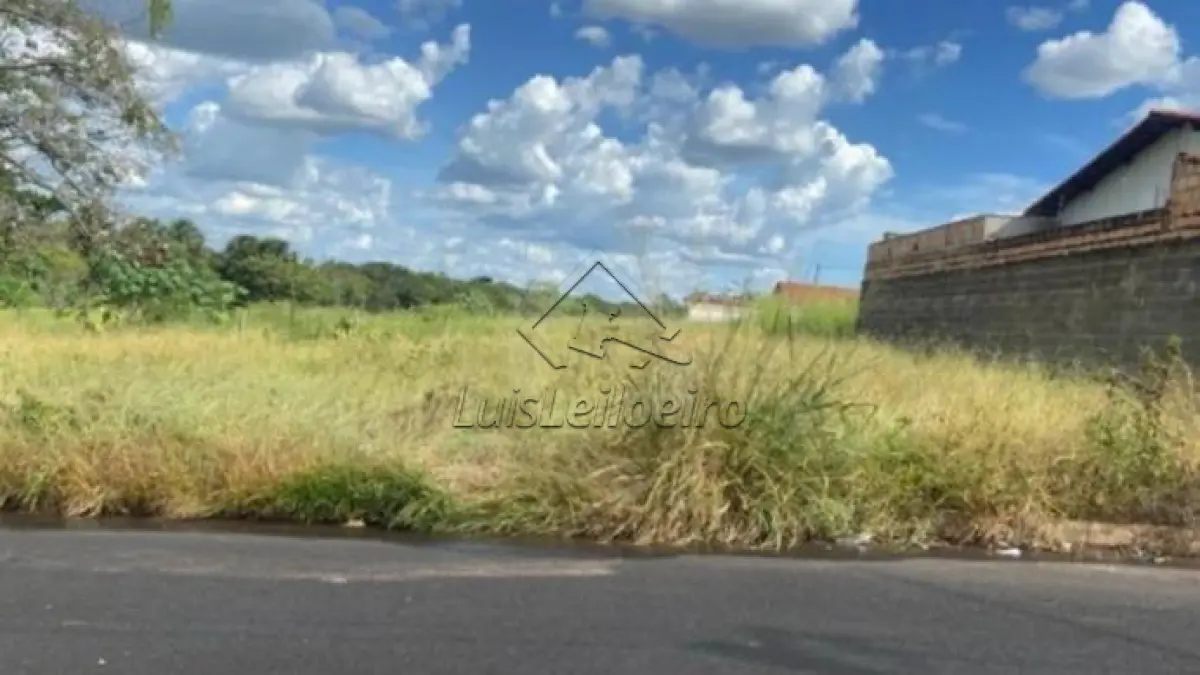 LOTE - SEM BENFEITORIAS, FRENTE PARA A ESTRADA MUNICIPAL, DESIGNADO SOB Nº 17 DA QUADRA A, VILA PASTI, LOUVEIRA/SP, COM ÁREA DE 355,51M²