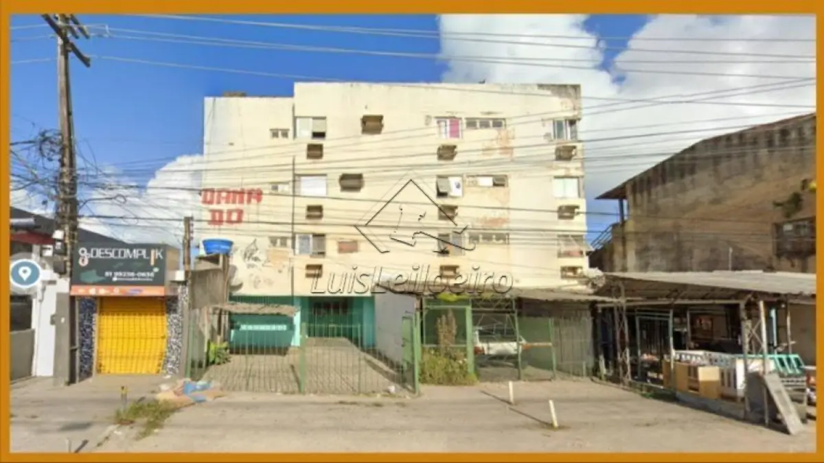 Apartamento 201, Edifício BARRA DO SOL, situado à Av. Ulisses Montarroyos, nº 8338, Candeias, Jaboatão dos Guararapes/PE.