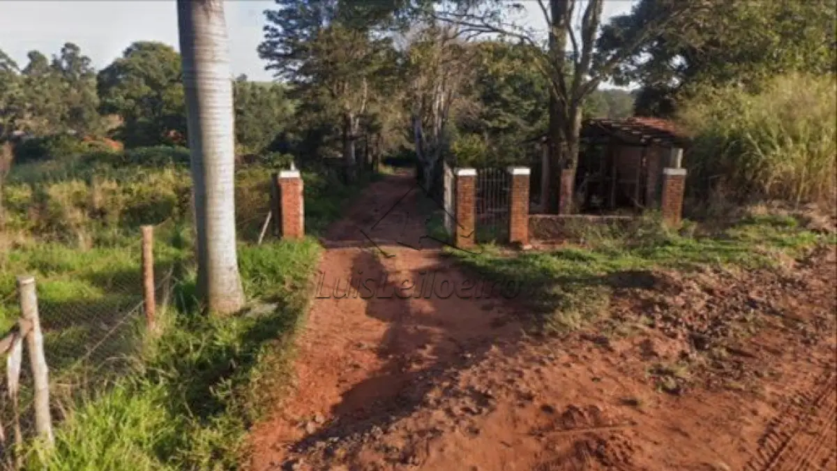 LOTE - SOB Nº 02 DA QUADRA E, DO DESMEMBRAMENTO DENOMINADO CHÁCARAS ÁGUA DA ROSA, DISTRITO DE APARECIDA DE SÃO MANUEL/SP, PERTENCENTE À POLIFIBER INDUSTRIA E COMERCIO LTDA, COM ÁREA DE 7.571,16M². Fale com o leiloeiro (035-99710-0861)