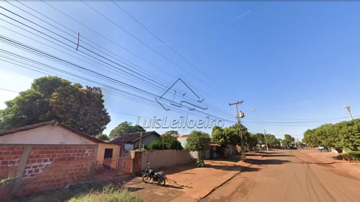 Casa residencial erguida sobre o lote de terreno nº 09, da Quadra nº 30, situada na Rua Álvaro Brandão, Jardim Canaã, Dourados/MS. Com área total de 220,00 m² e área construída de 137,10 m².