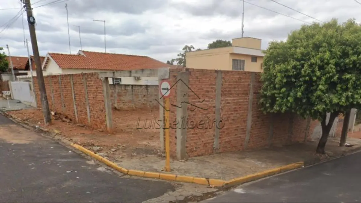 Lote localizado na Rua Antônio Cardoso, nº 239, bairro Centro, Novo Horizonte (SP)