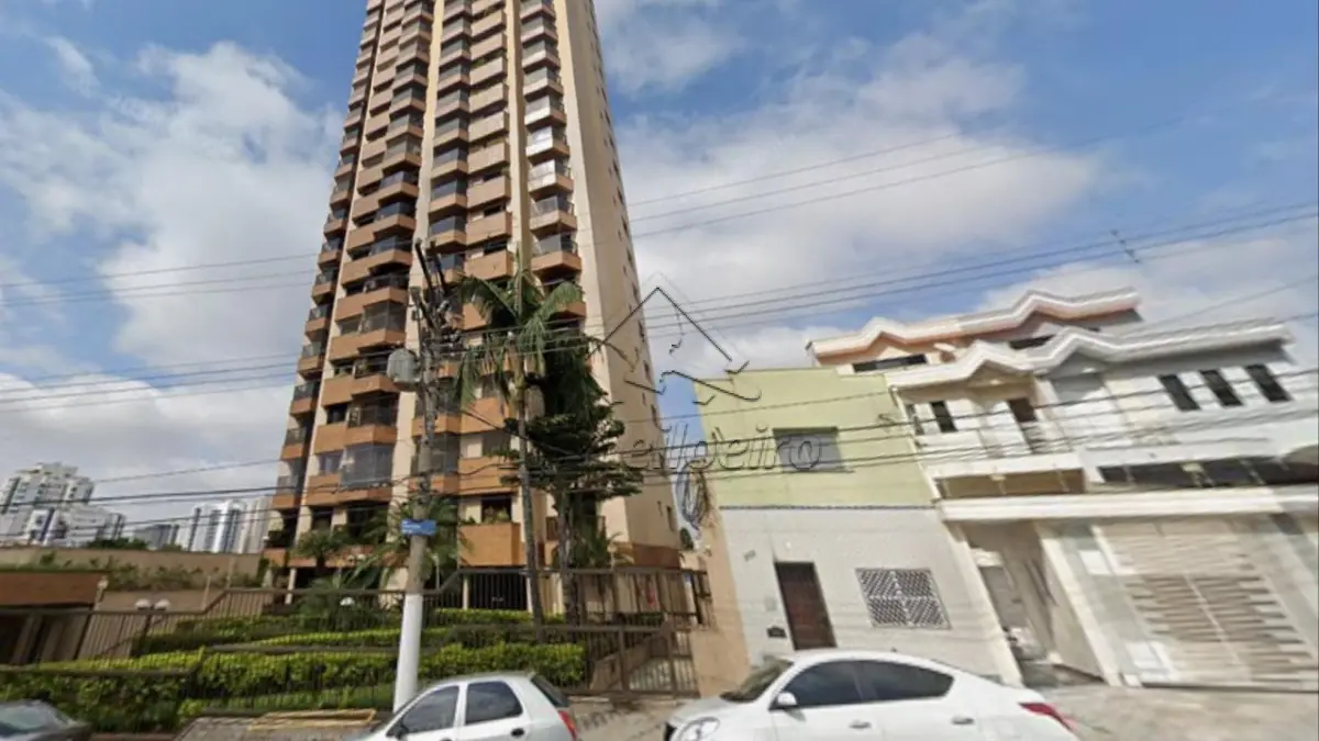Apartamento - R. Gen. Calado, 274 - Tatuapé, São Paulo, N.51 no quinto andar.