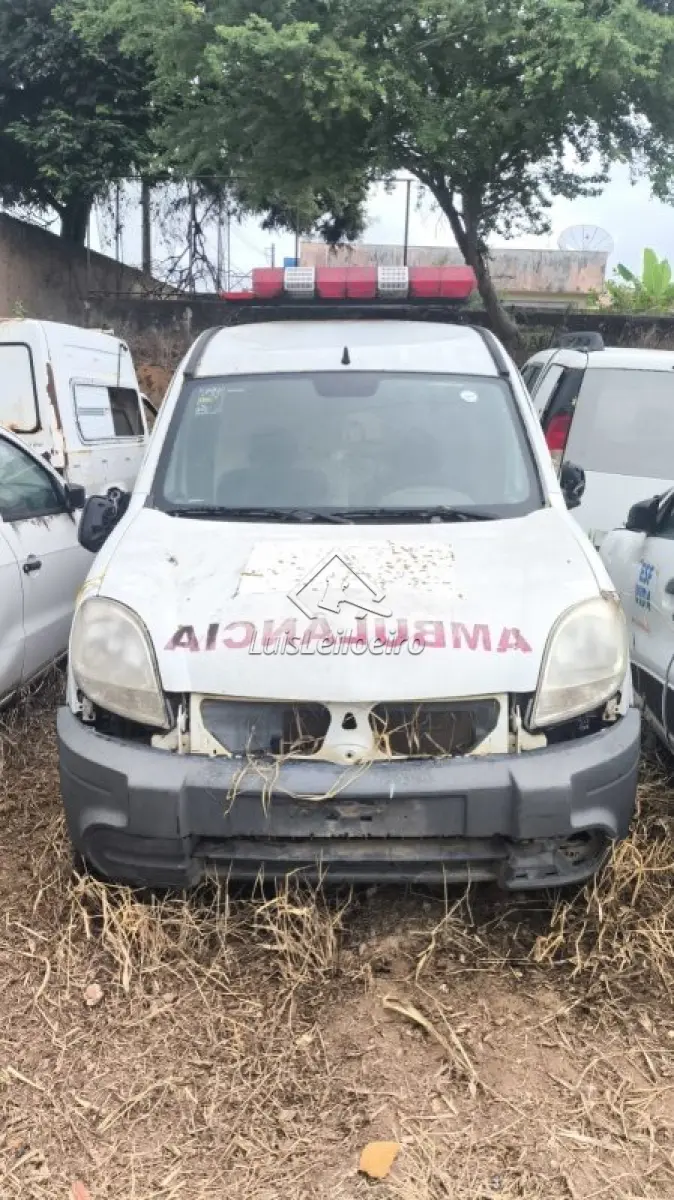 LOTE 026 - RENAULT/KANGOO ROTAN AMBULANCIA/1.6/2013