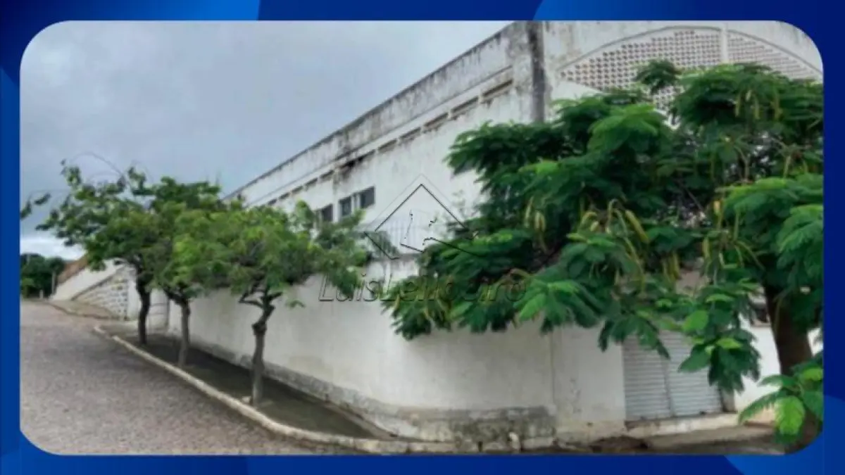 LOTE 031 - PRÉDIO COMERCIAL - Localizado na Av. Joaquim Nabuco, nº 161, bairro Pitanga, Pesqueira/PE, edificado sobre um terreno com área total de 1.608,36m².