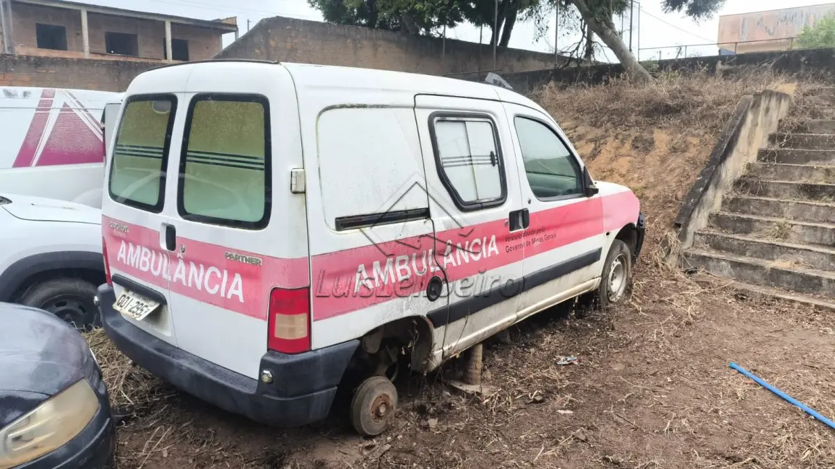LOTE 028 - PEUGEOT/PARTNER GREENCAR AMBULANCIA 1.6/2018