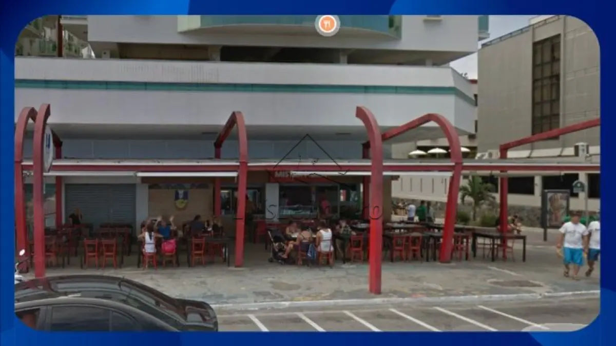 LOTE 082 - PONTO COMERCIAL - Loja comercial nº 06, localizada na Rua Francisco Mendes, nº 568, no bairro do Centro, Cabo Frio/RJ, composta de salão e banheiro, com área construída de 45,13m².