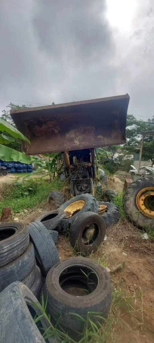 LOTE 029 - RETRO JCB