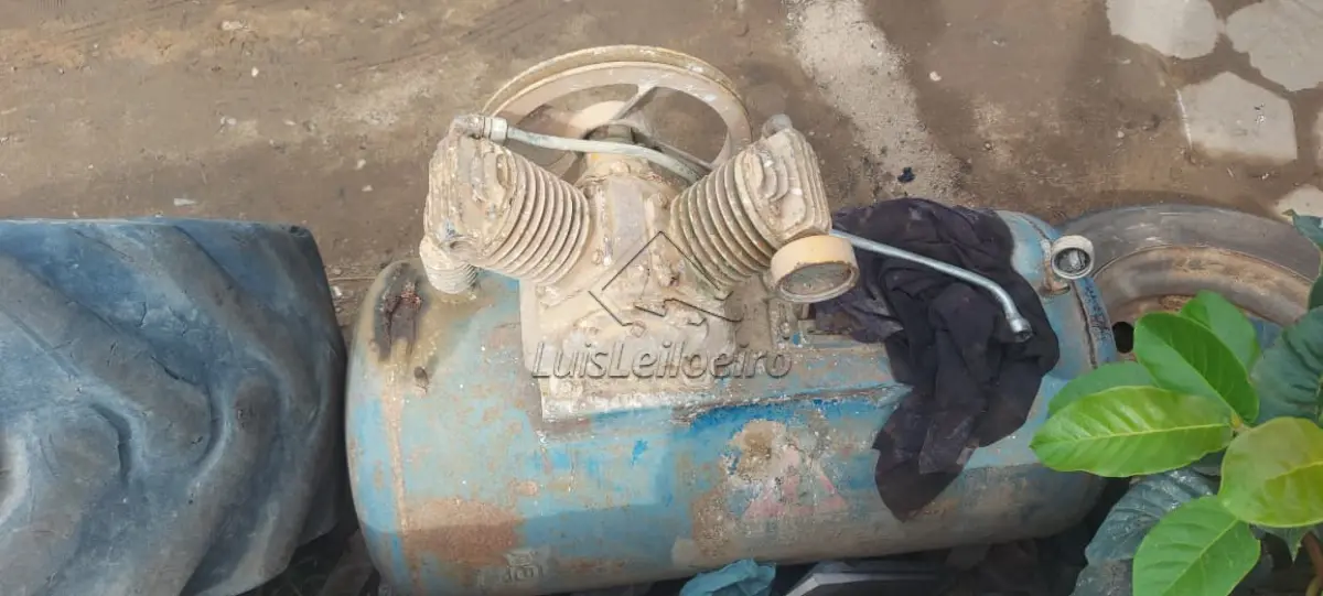 LOTE 030 - SUCATA COMPRESSOR