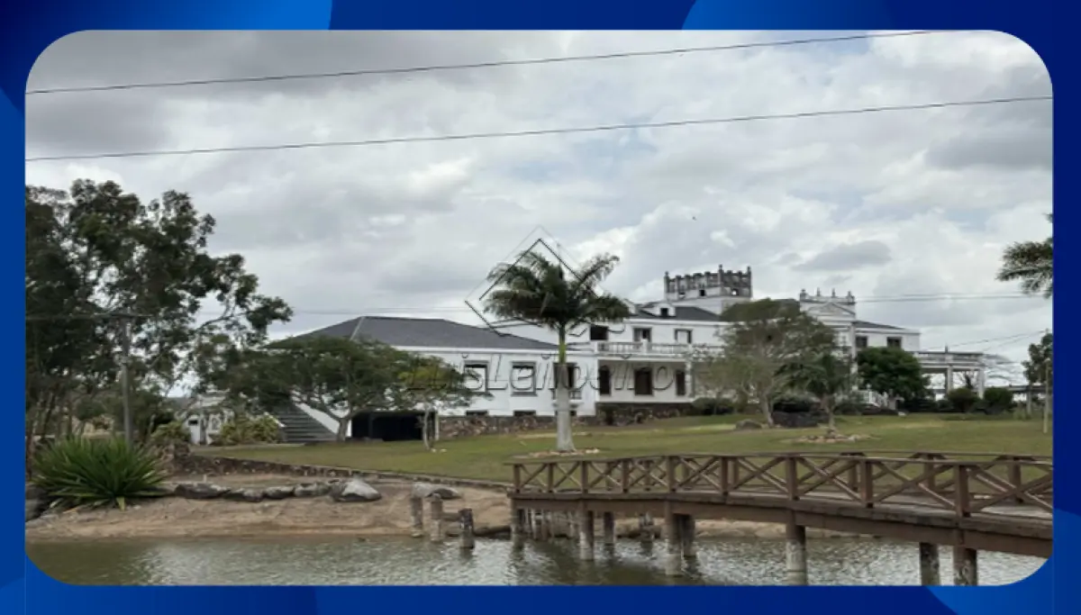 LOTE 025 - FAZENDA  - Imóvel denominado "Fazenda Salgadinho", localizado em Queimadas, Timbaúba/PE, com área de 35,64ha e benfeitorias com área construída de 7.995,11m², sendo 5.055,61m² de construções e 2.939,50m² de galpões.