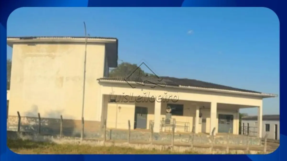 LOTE 003 - CASA - Imóvel denominado Sítio Escuta, limitando-se com a Rodovia AL-120, no município de Major Izidoro/AL, com área total de 4 tarefas (equivalente a 1,20 hectare) e 990,40m² de área construída.