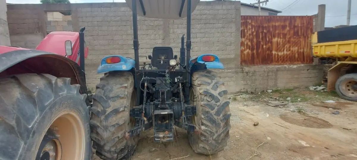 LOTE 028 - TRATOR PLUS 80