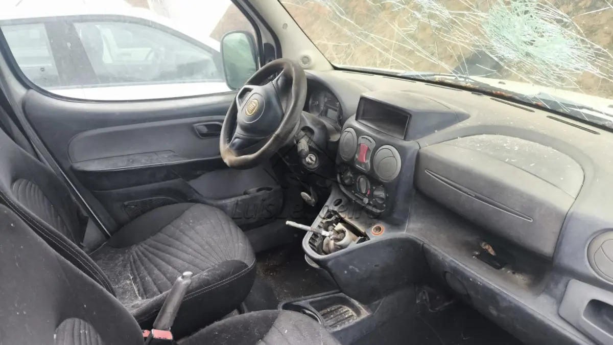 LOTE 019 - FIAT/DOBLO ESSENCE 1.8/07L/2016