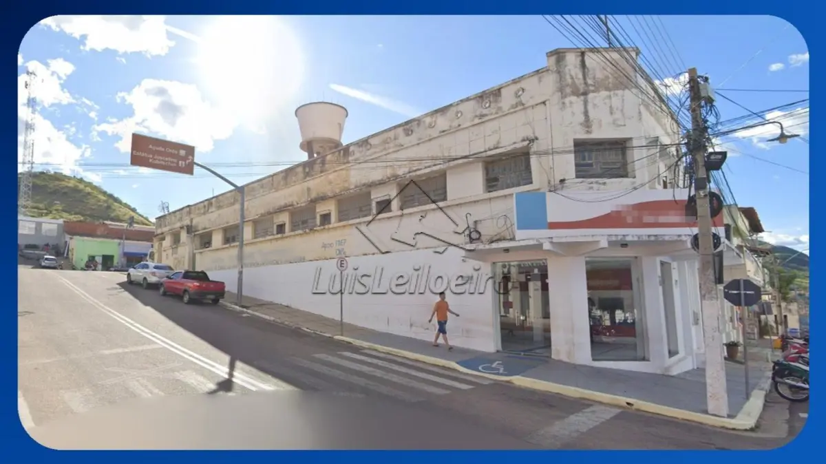 PRÉDIO COMERCIAL - Orós/CE, Área total construída de 3.150m² (5 armazéns de 630m² cada)