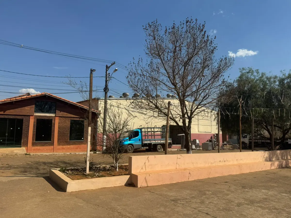 LOTE 001 - Imóvel Industrial ,  Avenida Flora, 621 , Três Coraçôes, Minas Gerais .