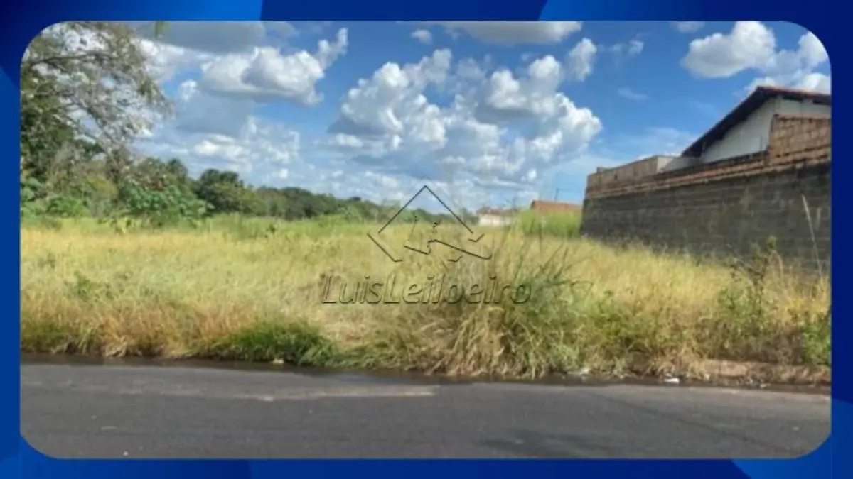 LOTE 062 - LOTE - Área de 4.450m², Avenida dos Emboabas, confrontando com Rua Marechal Deodoro da Fonseca, Av. Tiradentes e Quintino Bocaiúva, Manga/MG