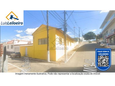 LOTE 0191 - Um imóvel urbano residencial, situado na Rua 12 de Outubro com a Rua Floriano Peixoto, Centro, Almenara, MG, terreno com área total de 442m².