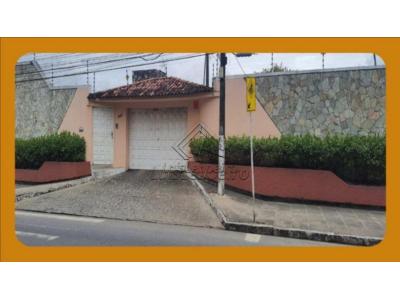 LOTE 00631 - Casa residencial, nº 1085, situado na Avenida Maceió, Tabuleiro dos Martins, Maceió/AL, com área construída de 453,03m2.